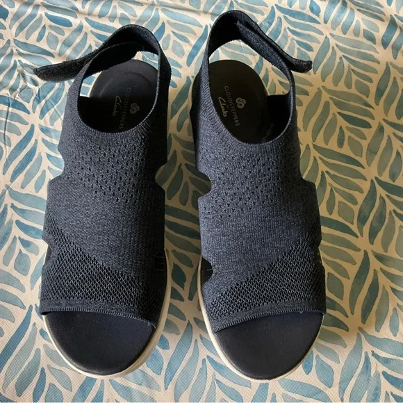 Cloudsteppers by Clarks (Marin Sail) Navy Sandals - Picture 1 of 6